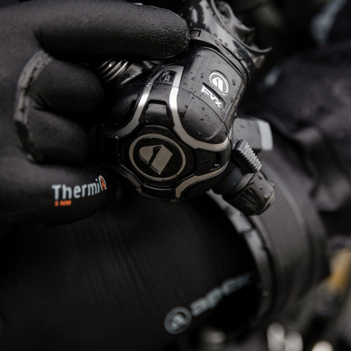 Apeks Ultimate EVX200 Regulator, Exotec BCD, Gauge & Hose Dive Package