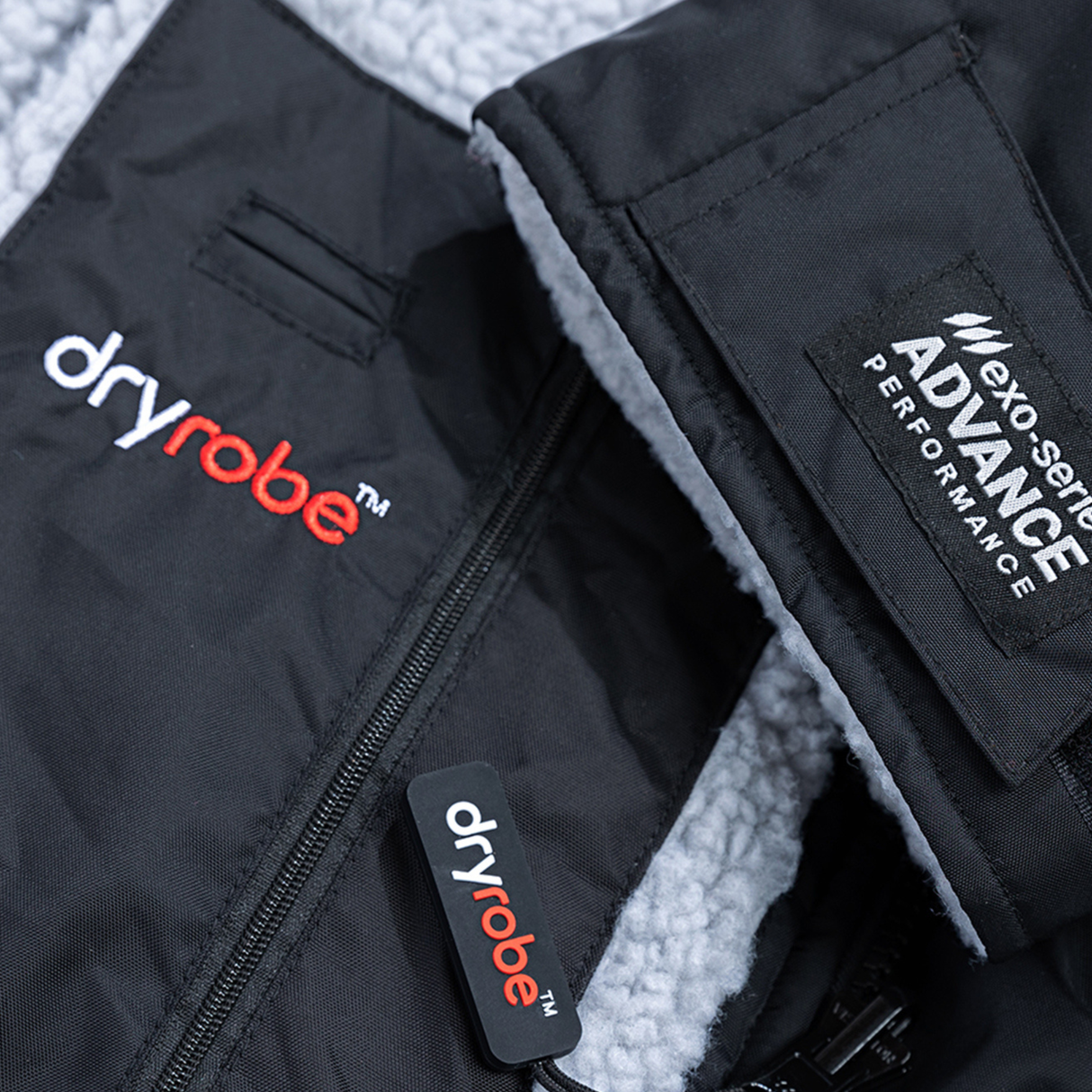 Dryrobe® Advance Long Sleeve Changing Robe for Adults - Black / Grey