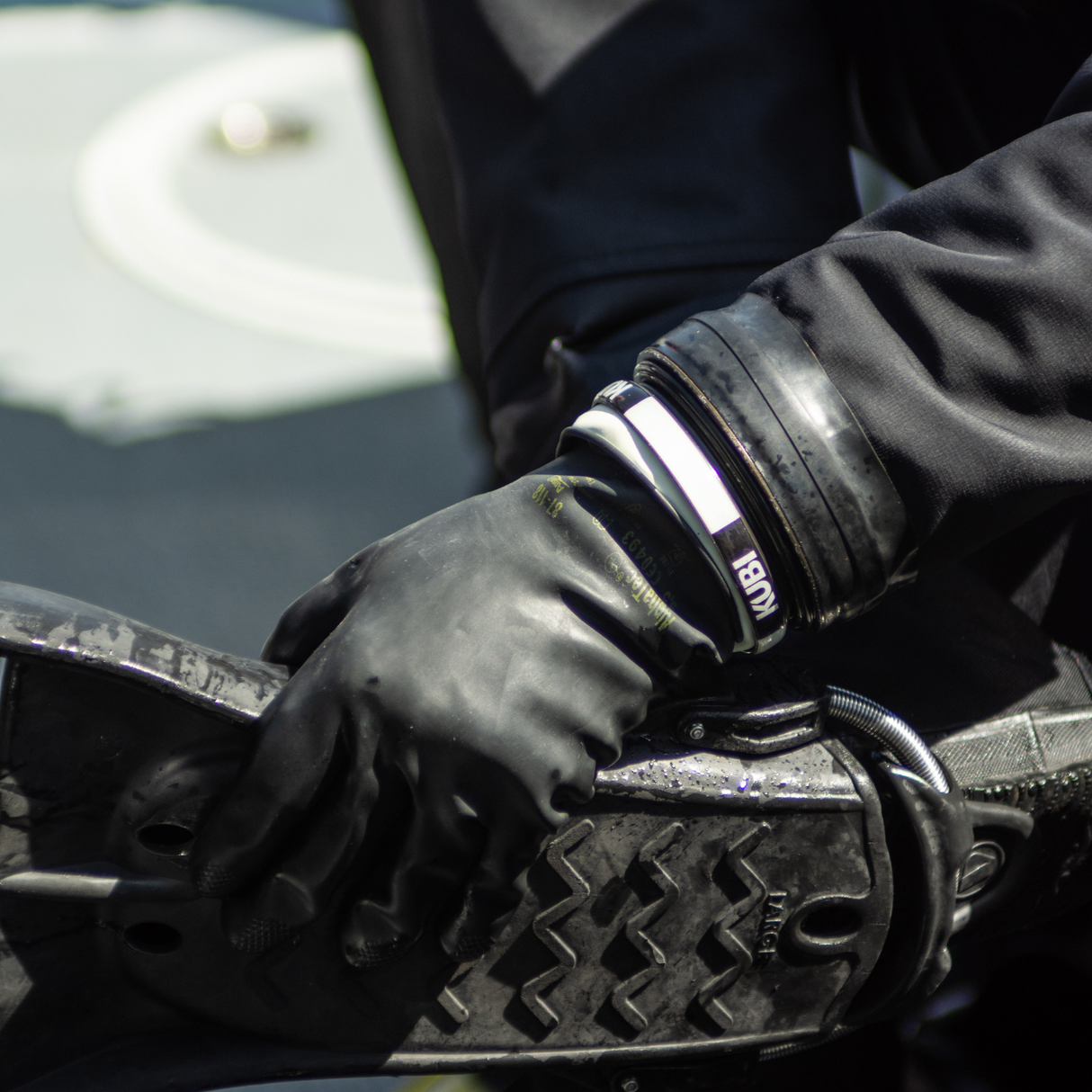 Kubi Fitted Dry Glove Cuff Side System Only