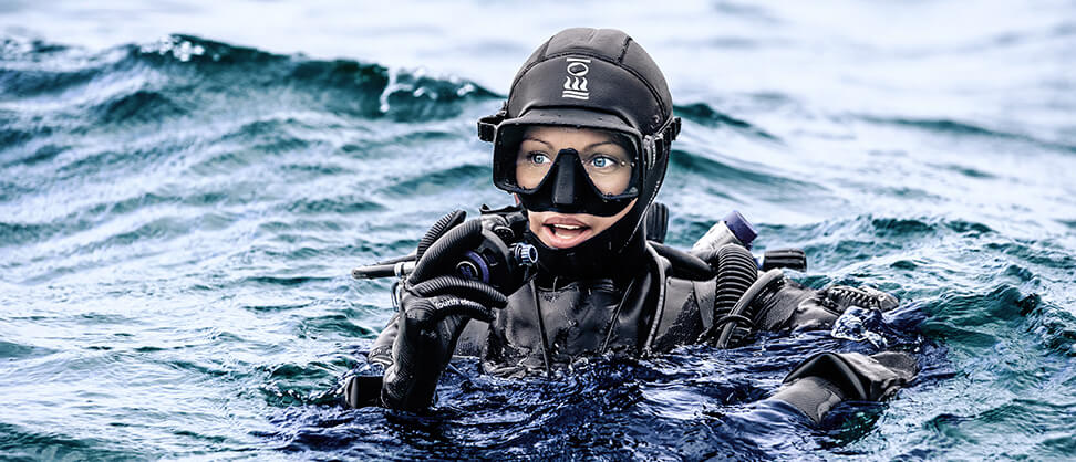 Best Gloves, Boots and Hoods for UK Diving