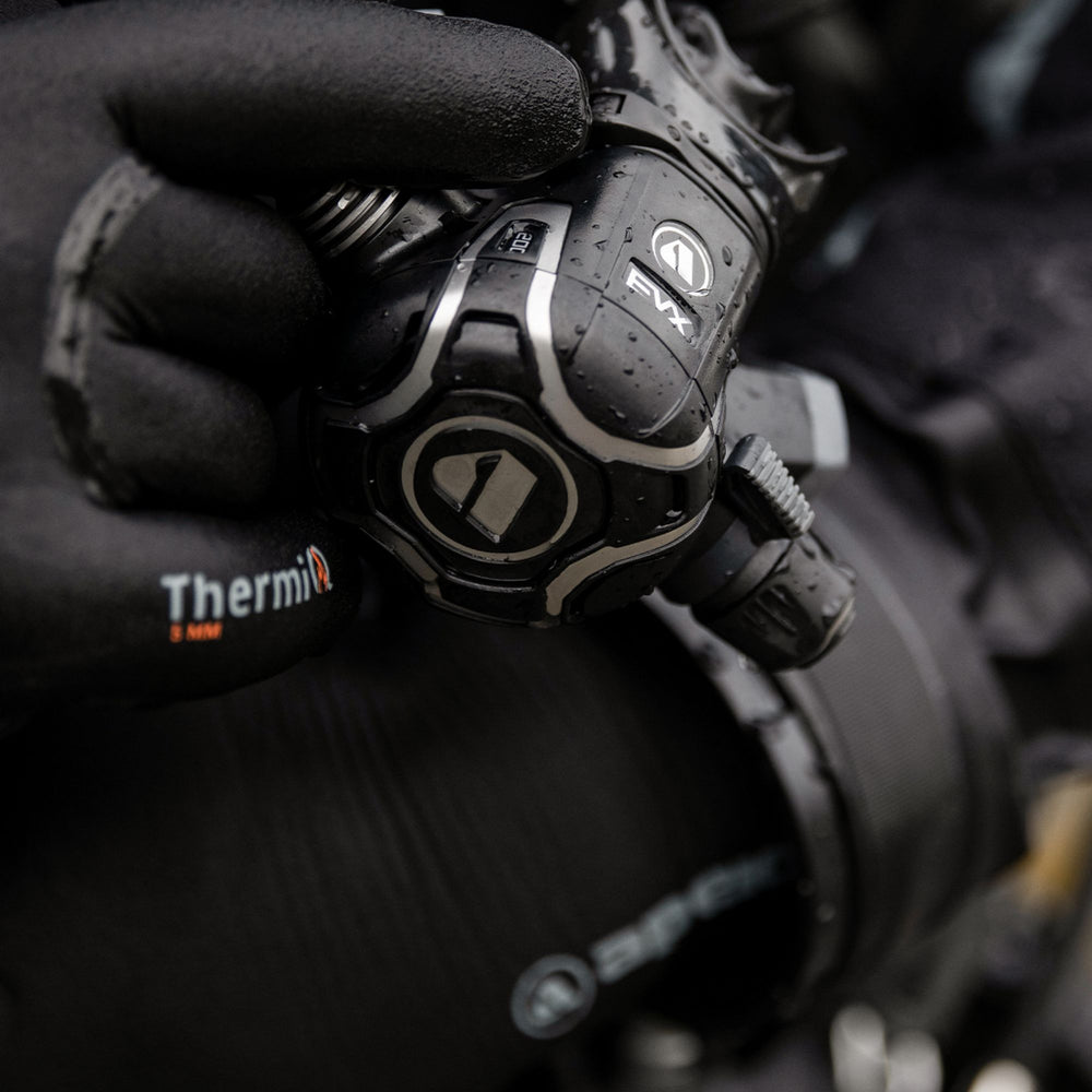 Apeks Ultimate EVX200 Regulator, Exotec BCD, Gauge & Hose Dive Package