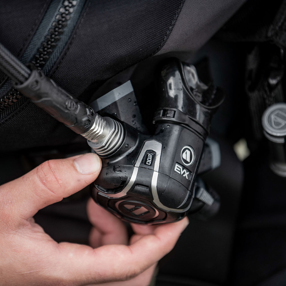 Apeks Ultimate EVX200 Regulator, Exotec BCD, Gauge & Hose Dive Package