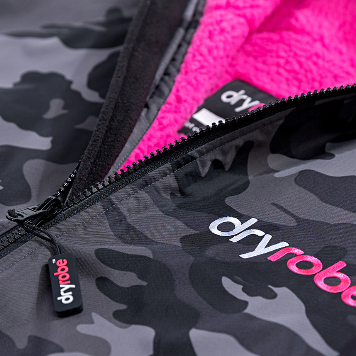 Dryrobe® Advance Long Sleeve Changing Robe for Adults - Black Camo Pink