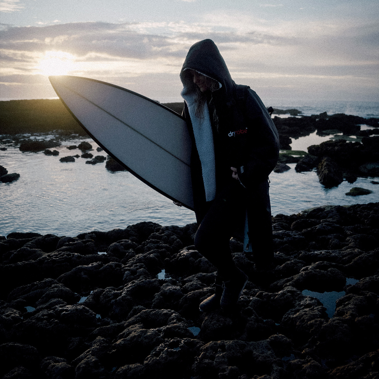 Dryrobe® Advance Long Sleeve Changing Robe for Adults - Black / Grey