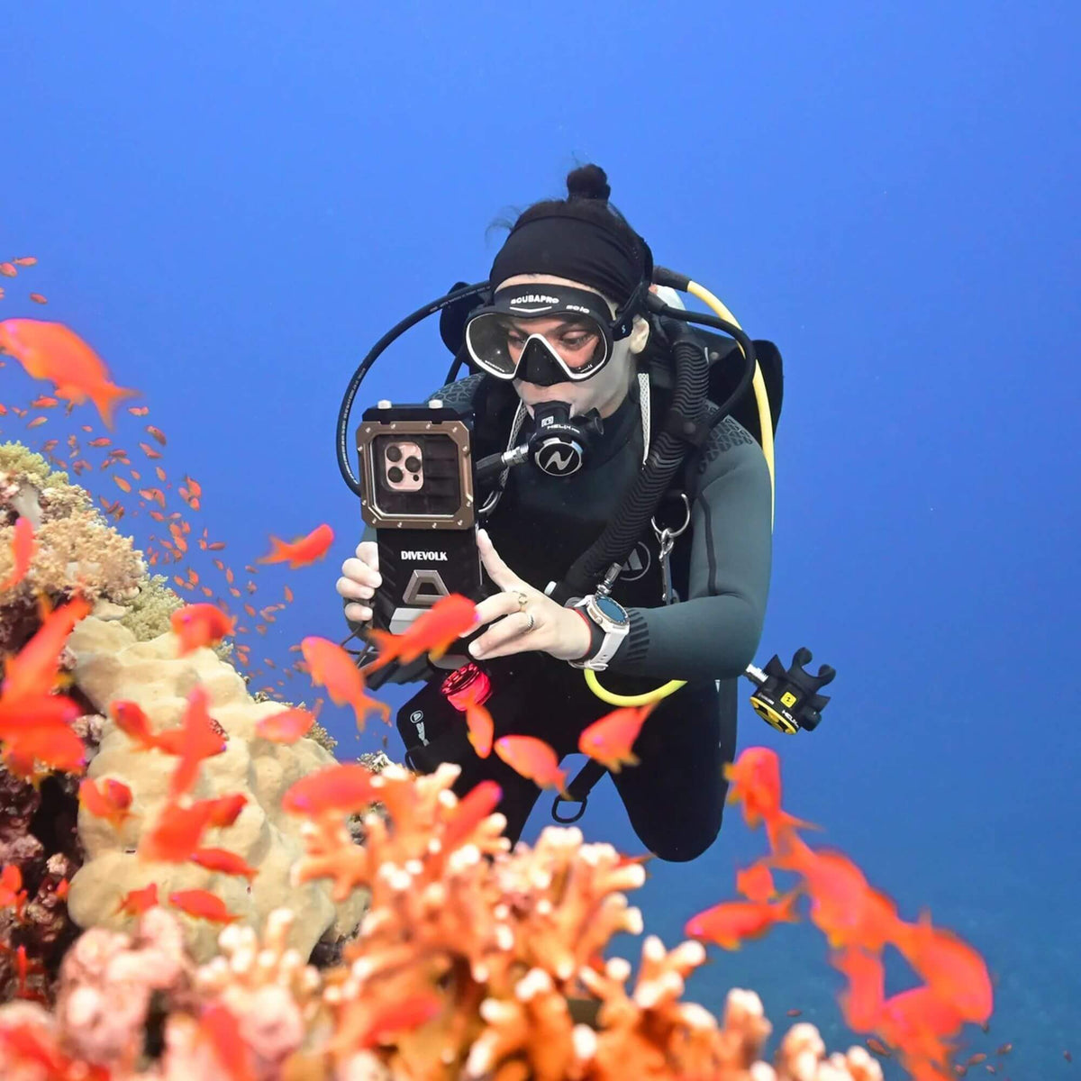 DiveVolk SeaTouch 6 Pro Underwater Smartphone Housing with Phone Adapter