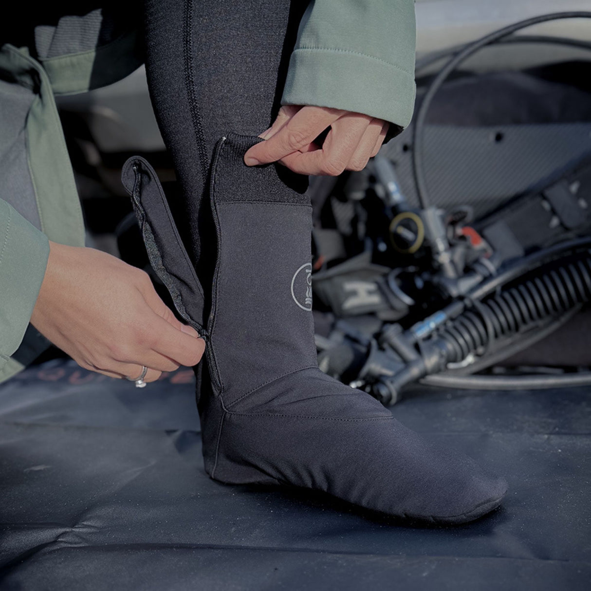 Fourth Element Halo A°R Socks