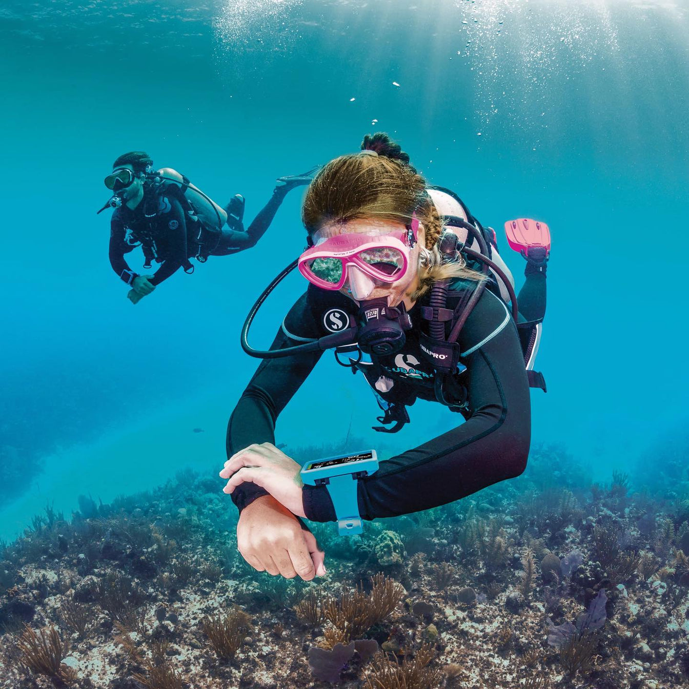 Your Guide to Choosing the Right Dive Computer – Mikes Dive Store