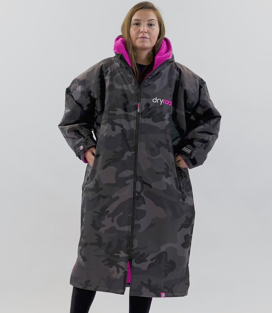 Dryrobe® Advance Long Sleeve Changing Robe for Adults - Black Camo Pink