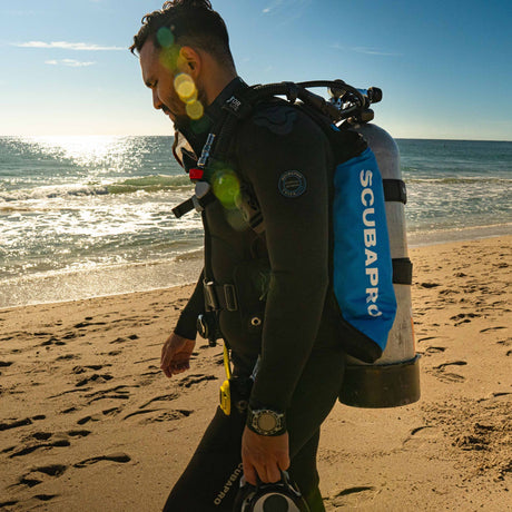 Scubapro MK11 C370 / R105 / Compact Gauge and Navigator Lite BCD Lightweight Travel Package