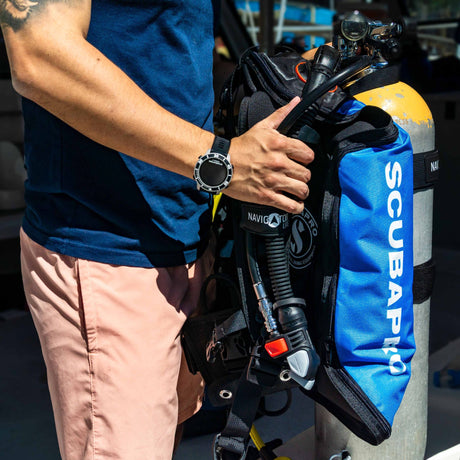 Scubapro MK11 C370 / R105 / Compact Gauge and Navigator Lite BCD Lightweight Travel Package